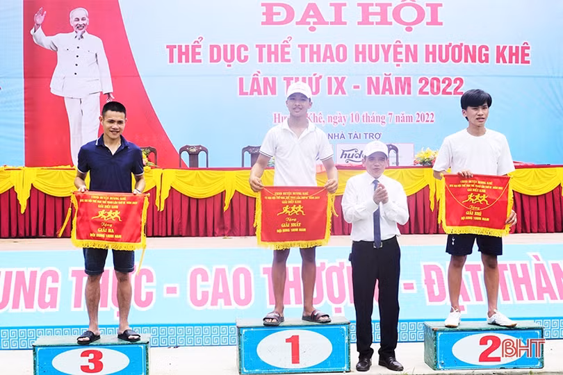 Hơn 500 vận động viên tham gia Đại hội Thể dục Thể thao huyện Hương Khê lần thứ IX