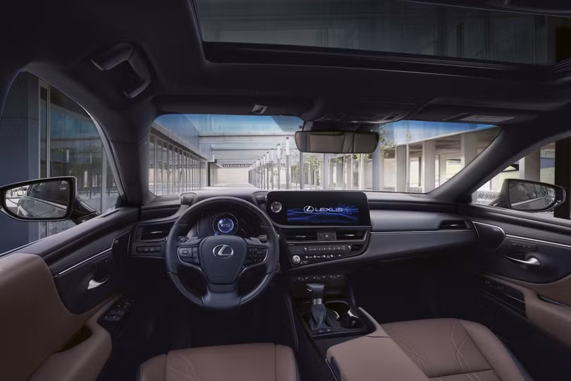 Lexus ES 2023 ra mắt, nâng cấp công nghệ