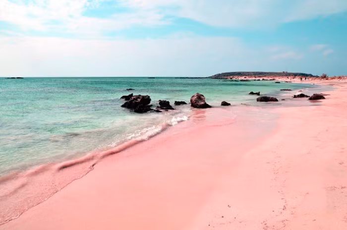 9 bãi biển có màu sắc kỳ lạ nhất trên thế giới