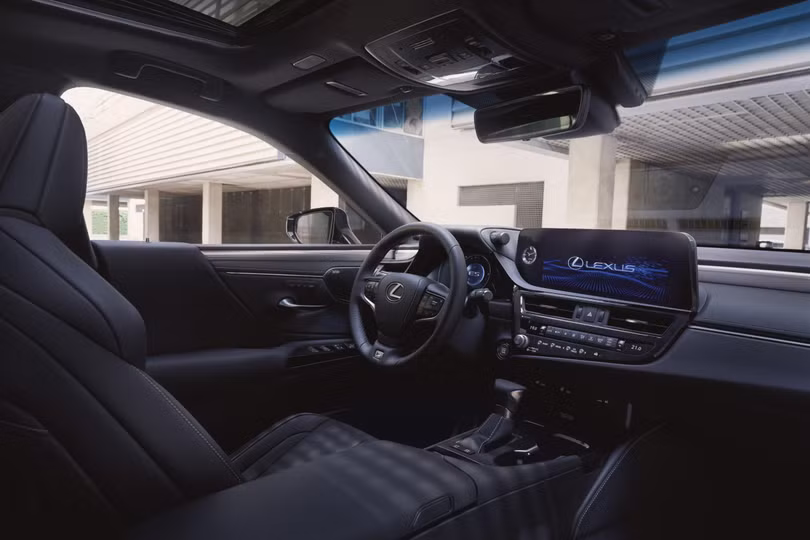 Lexus ES 2023 ra mắt, nâng cấp công nghệ