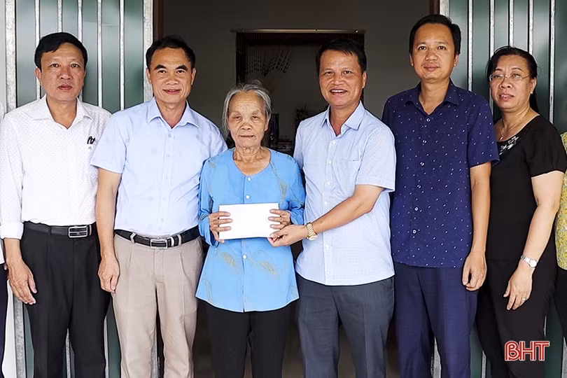 Đức Thọ hỗ trợ nhiều gia đình người có công, hoàn cảnh khó khăn sửa chữa nhà ở