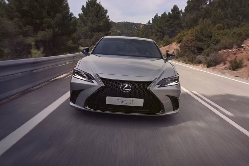 Lexus ES 2023 ra mắt, nâng cấp công nghệ