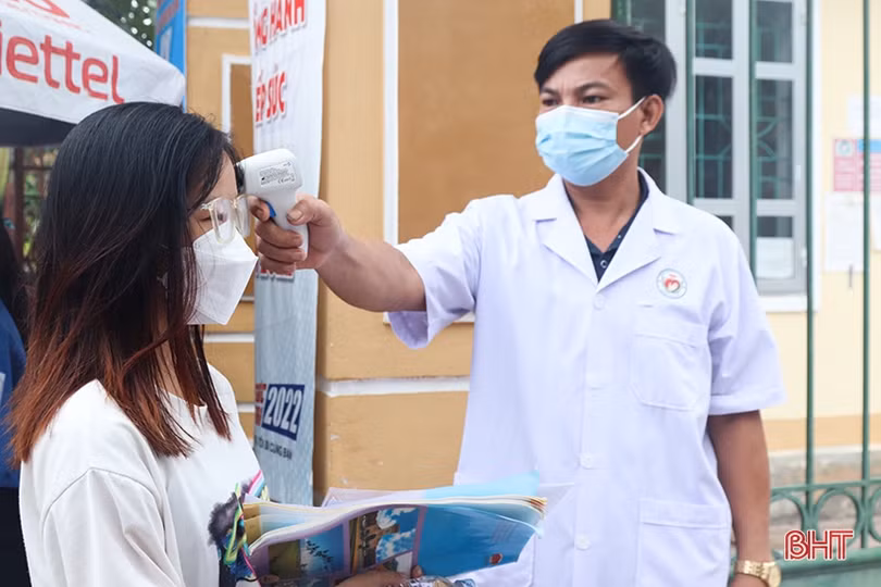 Hơn 16.800 thí sinh Hà Tĩnh làm bài thi tổ hợp Khoa học tự nhiên và Khoa học xã hội
