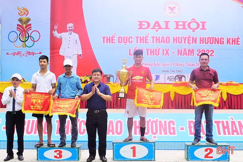 Hơn 500 vận động viên tham gia Đại hội Thể dục Thể thao huyện Hương Khê lần thứ IX