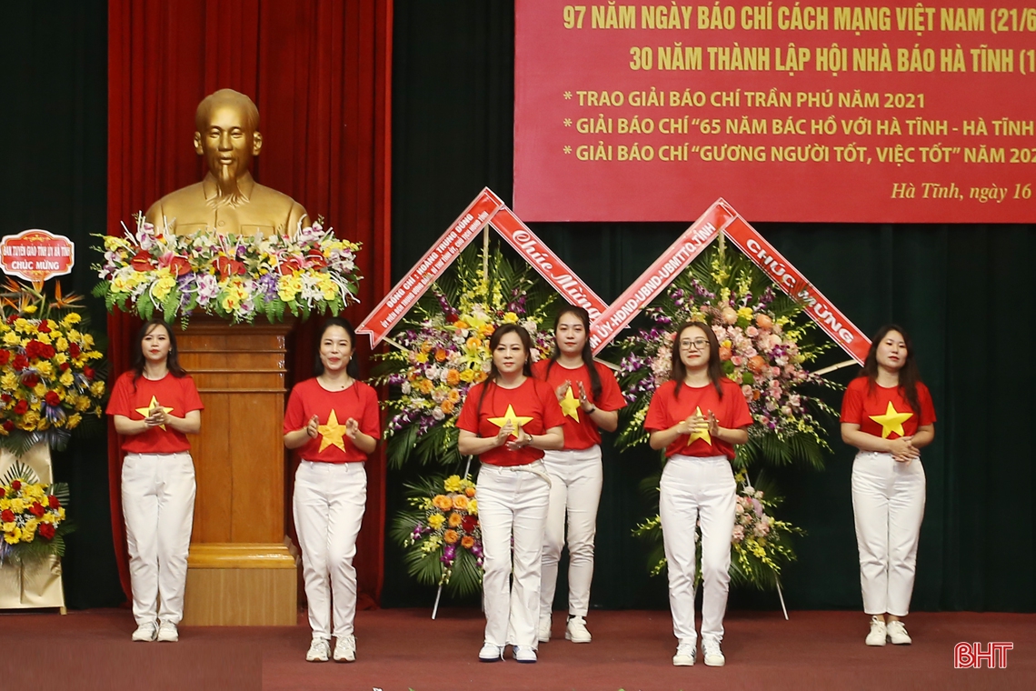 Hà Tĩnh long trọng kỷ niệm 97 năm Ngày Báo chí cách mạng Việt Nam, 30 năm thành lập Hội Nhà báo tỉnh