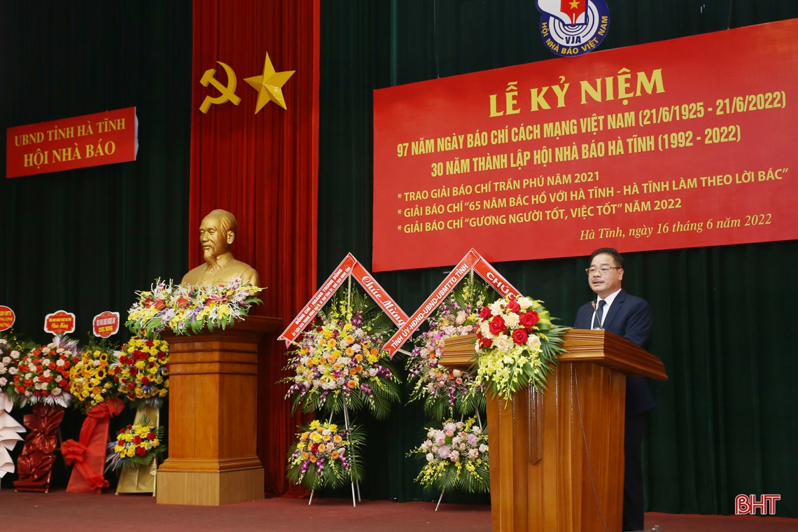 Hà Tĩnh vinh danh 76 tác phẩm báo chí xuất sắc