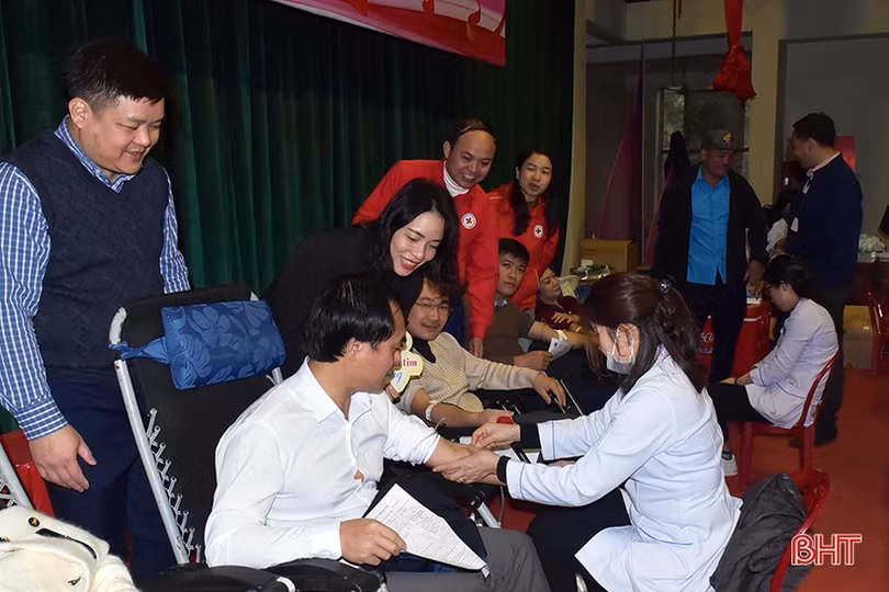 Ngày hội hiến máu tình nguyện ở Hương Khê thu về 282 đơn vị máu