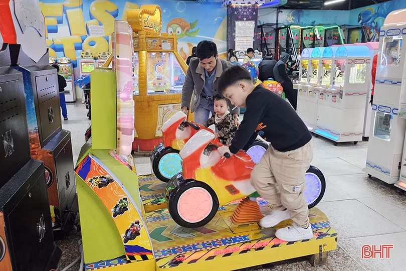 Điểm mua sắm, vui chơi TP Hà Tĩnh nhộn nhịp kỳ nghỉ tết Dương lịch