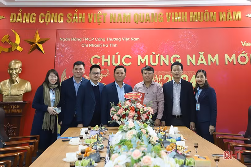 Lãnh đạo TP Hà Tĩnh động viên các đơn vị thực hiện nhiệm vụ quyết toán