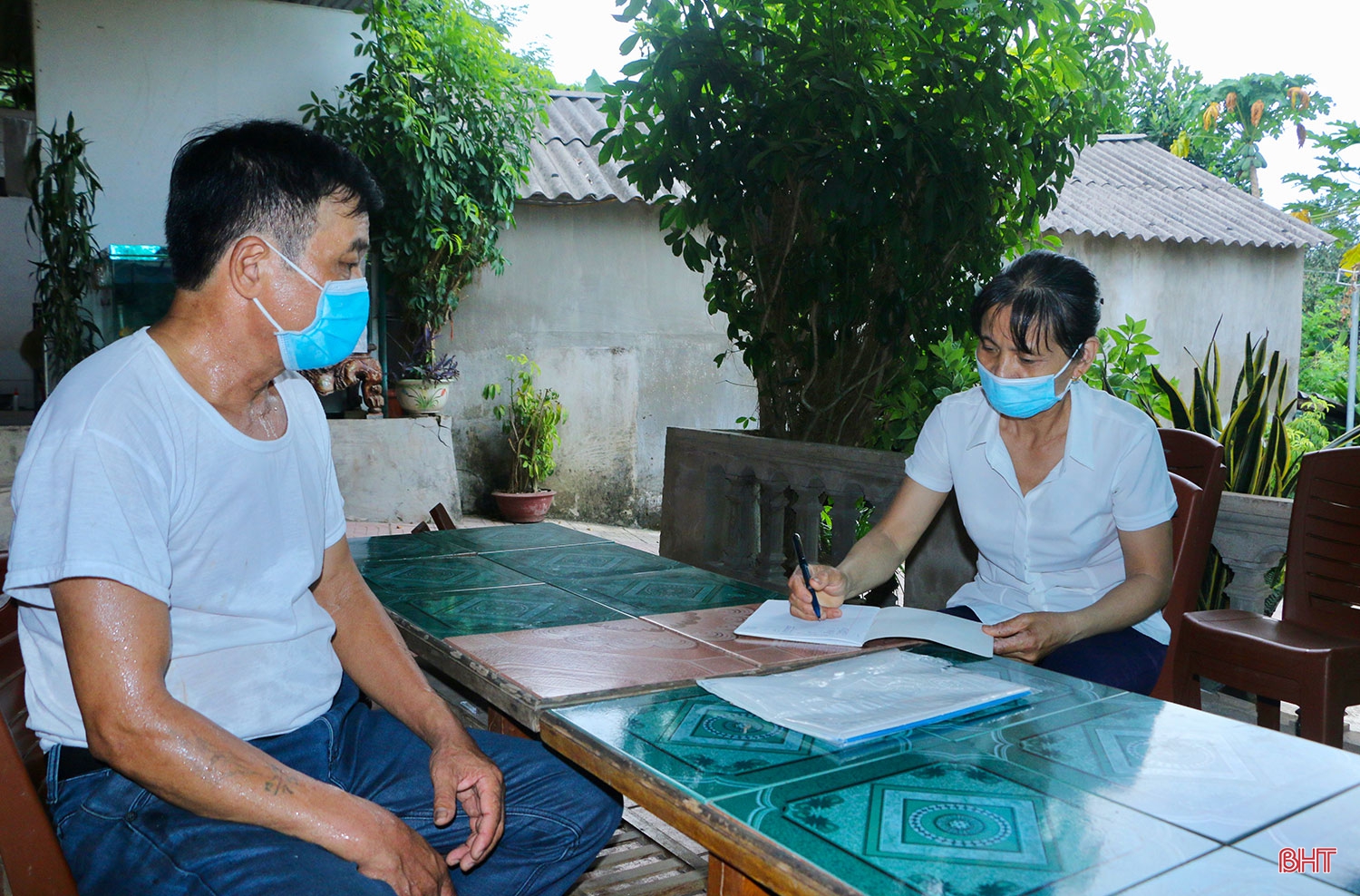 Người phụ nữ miền sơn cước Hà Tĩnh gần 20 năm “gánh” việc làng