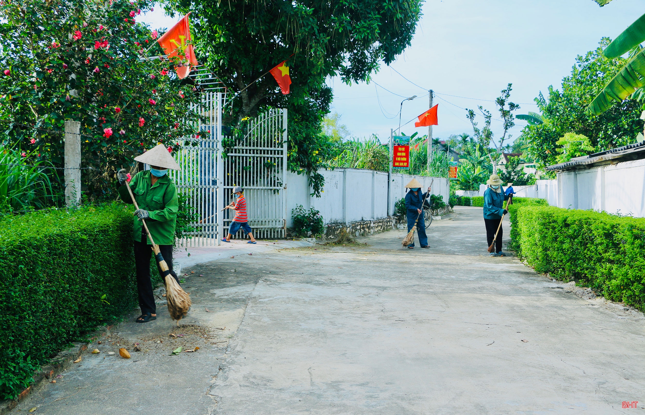 Người phụ nữ miền sơn cước Hà Tĩnh gần 20 năm “gánh” việc làng