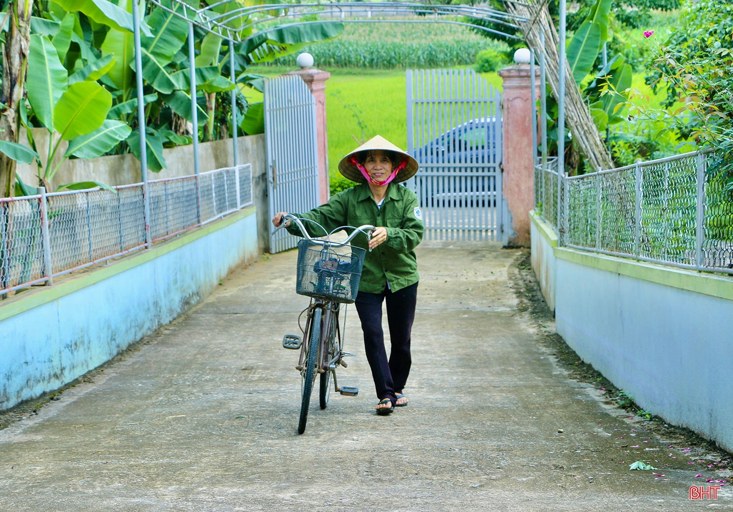 Người phụ nữ miền sơn cước Hà Tĩnh gần 20 năm “gánh” việc làng