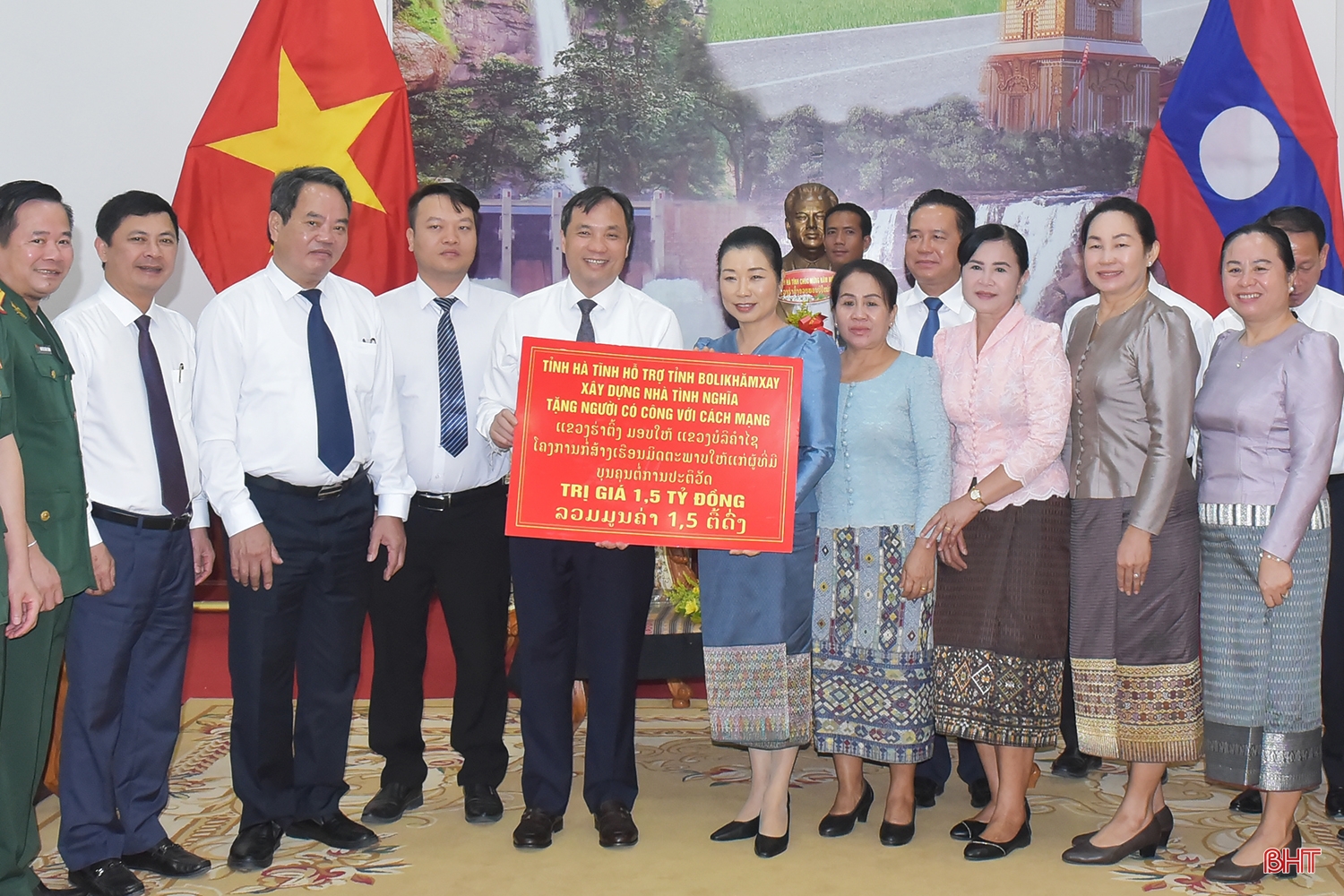 Củng cố thêm mối quan hệ hữu nghị truyền thống Hà Tĩnh - Bolikhămxay