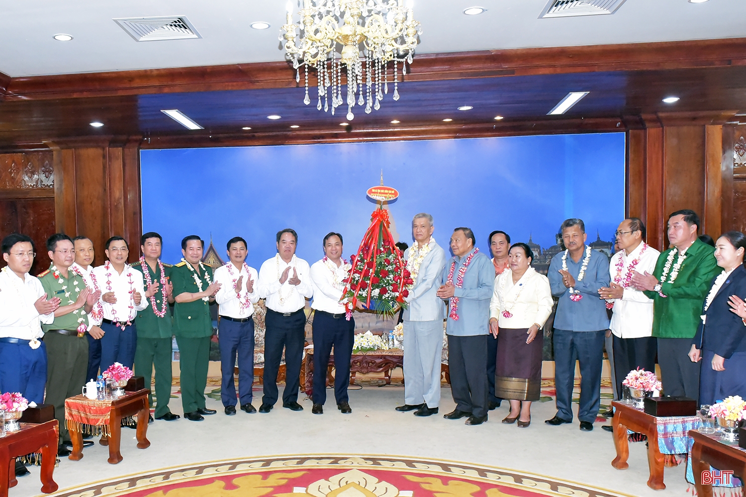 Lãnh đạo Hà Tĩnh chúc tết cổ truyền Bunpimay Thủ đô Viêng Chăn 