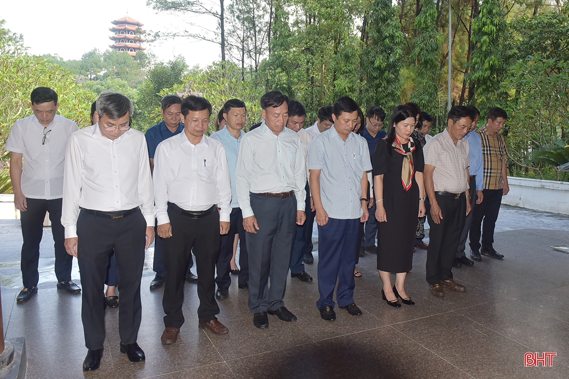 Kiểm toán Nhà nước và Vietcombank tổ chức nhiều hoạt động nhân ái tại Hà Tĩnh