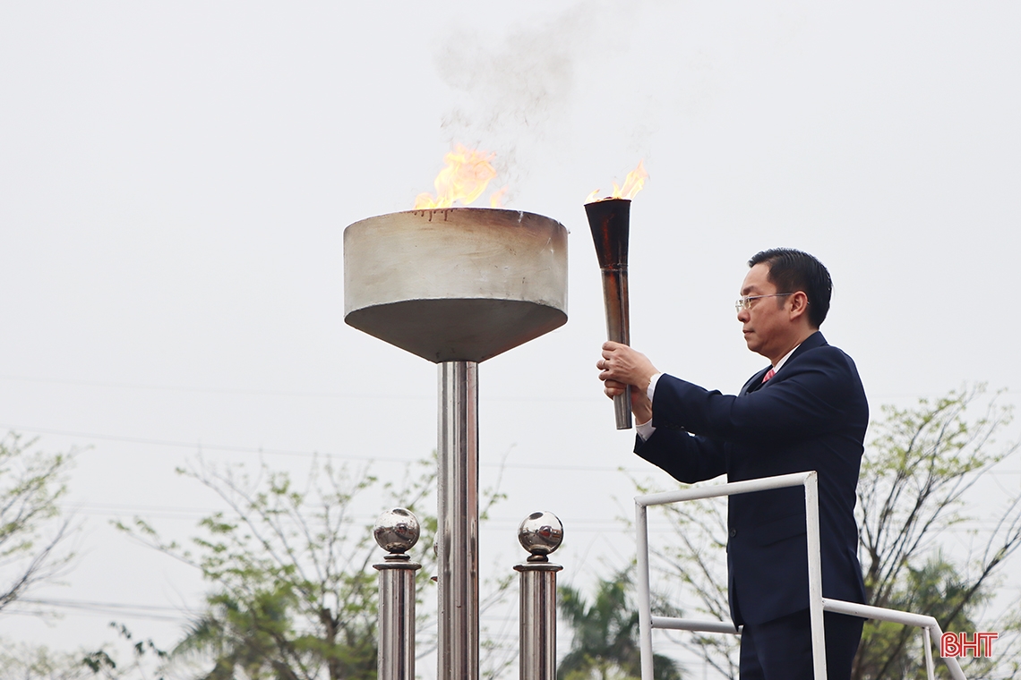 Lãnh đạo Hà Tĩnh, Bộ Quốc phòng dự lễ giao nhận quân tại các địa phương