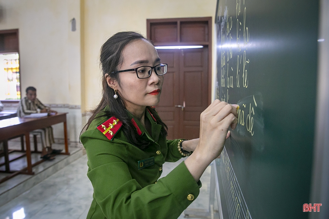 Lớp học “đặc biệt” trong trại giam ở Hà Tĩnh