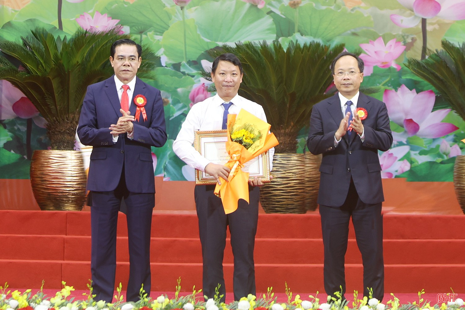 Ban Tổ chức Tỉnh uỷ được vinh danh tập thể điển hình.
