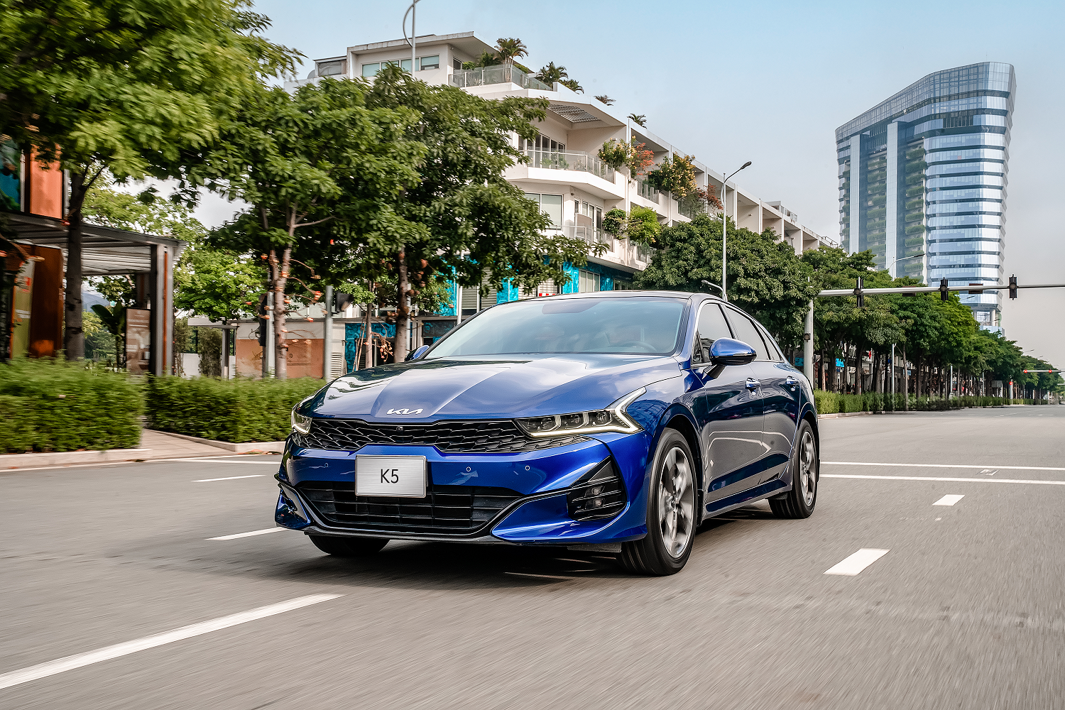 Sedan cỡ D ngày càng khó bán ở Việt Nam. Ảnh: HVN, Thaco.