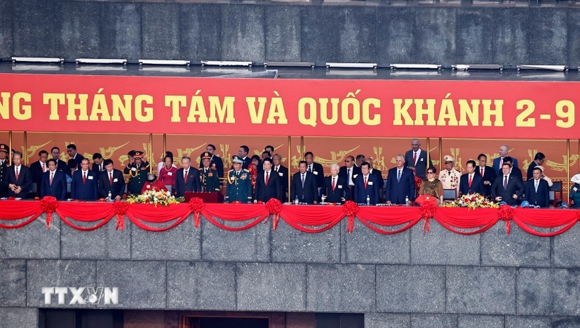 lanh-dao-2.jpg