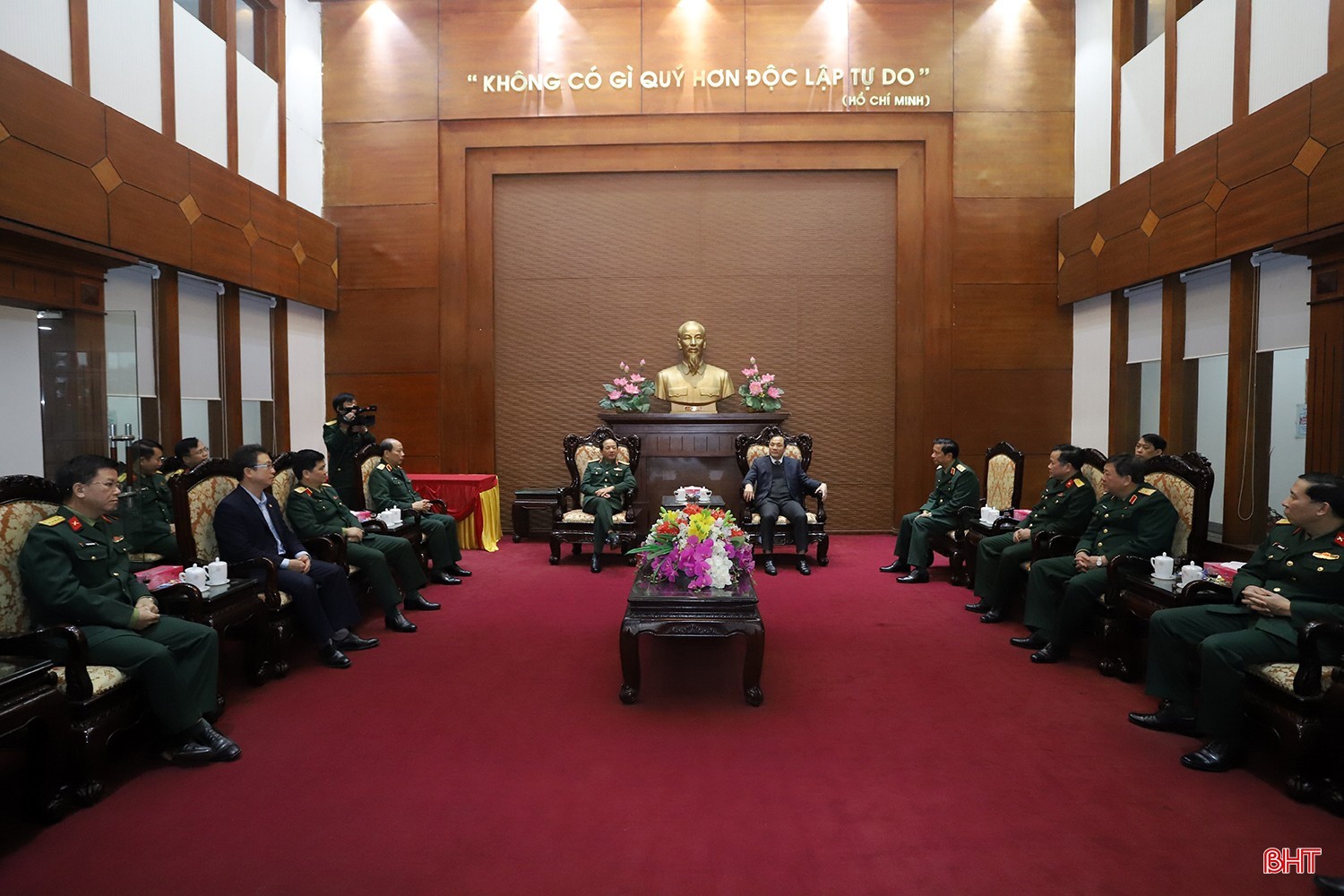 thuong-tuong-trinh-van-quyet-1.jpg