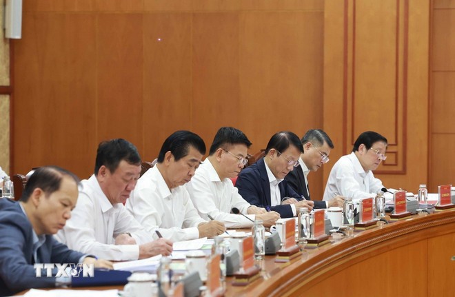 Thành viên Ban Chỉ đạo Trung ương về phòng, chống tham nhũng, lãng phí, tiêu cực dự cuộc họp. (Ảnh: Thống Nhất/TTXVN)