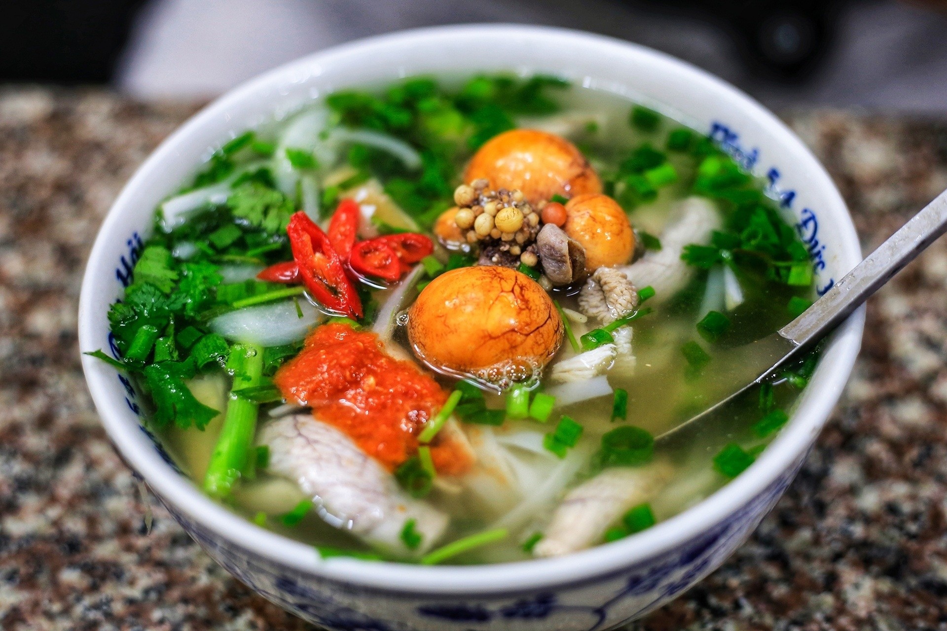 Phở cũng là món đáng thử khi đến Hà Nội. Ảnh: Tuấn Anh.