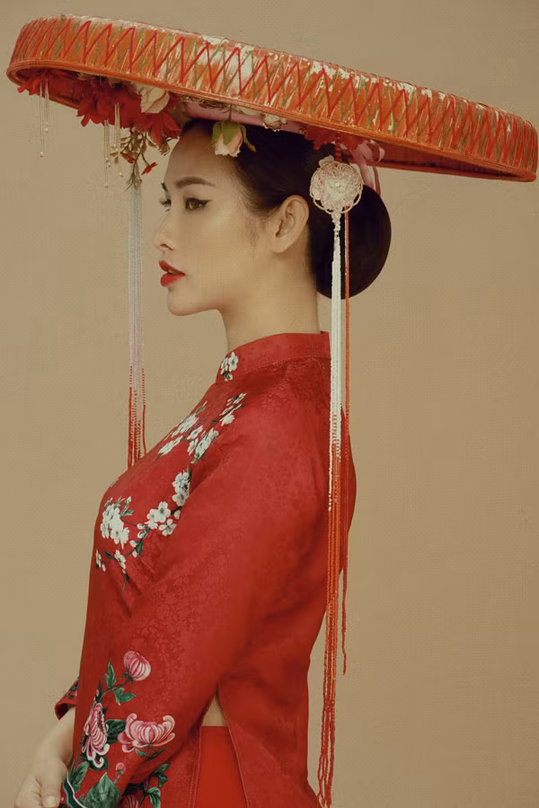 Gợi ý chọn áo dài hoa đi chơi Tết