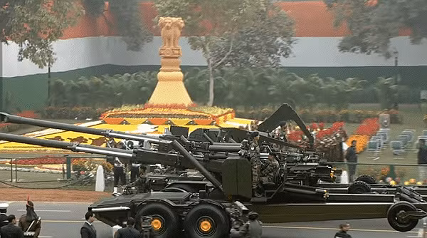 Quân đội Ấn Độ duyệt binh khoe dàn vũ khí siêu hiện đại