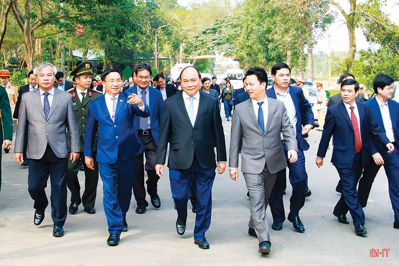 Tiếp tục đổi mới phương thức, nâng cao năng lực lãnh đạo của Đảng bộ Hà Tĩnh trước yêu cầu phát triển nhanh, bền vững