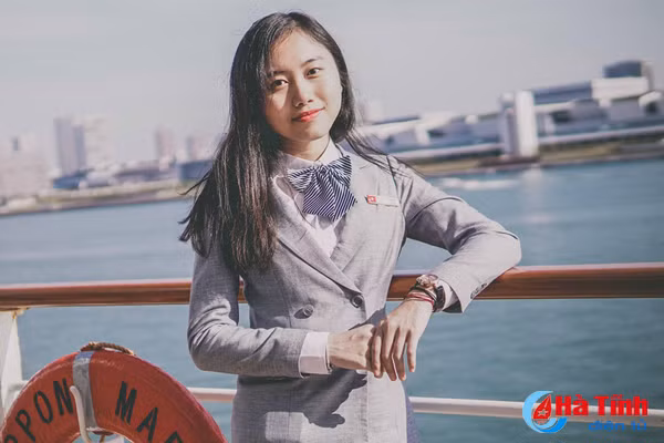 hoc sinh ha tinh mach nuoc cach san hoc bong tien ty