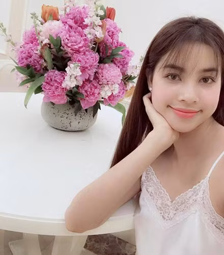chon di ve sang trong dang mo uoc cua 4 hoa hau viet dinh dam