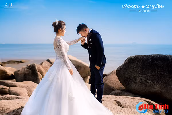 doi uyen uong nguoi lao vuot hon 200 km den ha tinh chup anh cuoi
