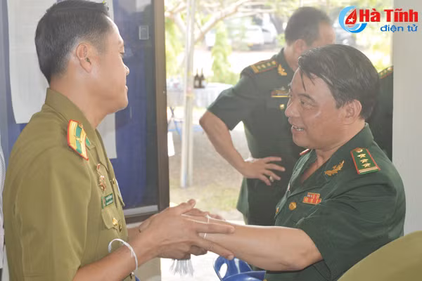 bo doi bien phong ha tinh chuc tet bunpimay