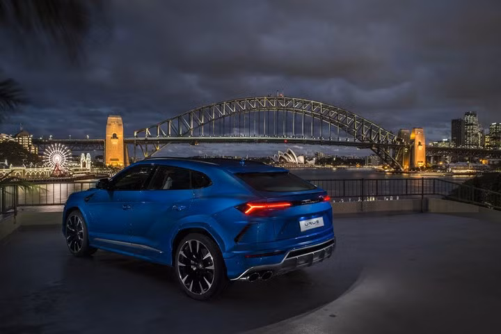 chum anh lamborghini urus tren khap the gioi