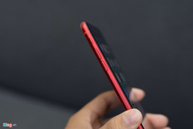 iphone 8 plus mau do dau tien ve viet nam gia tu 20 5 trieu dong