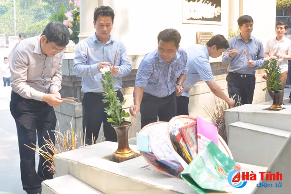 doan can bo uy vien du khuyet trung uong dang dang huong tai nga ba dong loc
