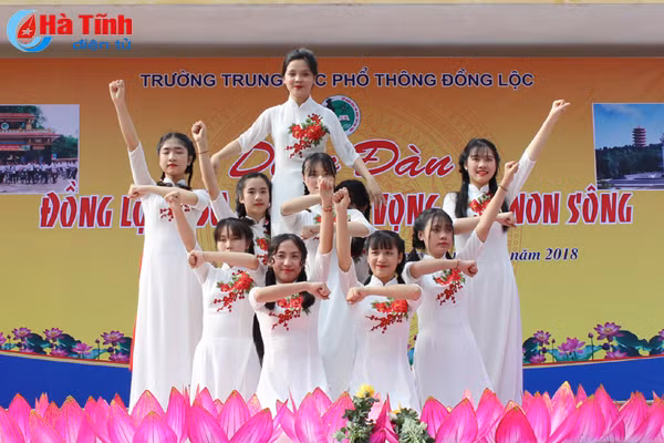dong loc 50 nam vang vong hon non song