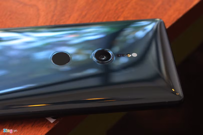 mo hop va trai nghiem sony xperia xz2 chinh hang dau tien tai viet nam