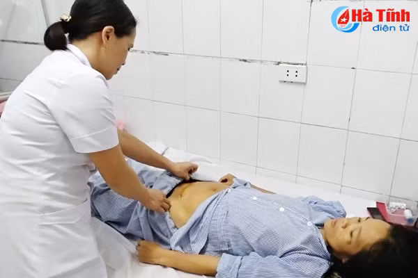 benh vien da khoa thach ha phau thuat cho 2 benh nhan lay ra 2 khoi u bu