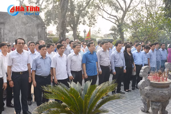 doan can bo uy vien du khuyet trung uong dang dang huong tai nga ba dong loc