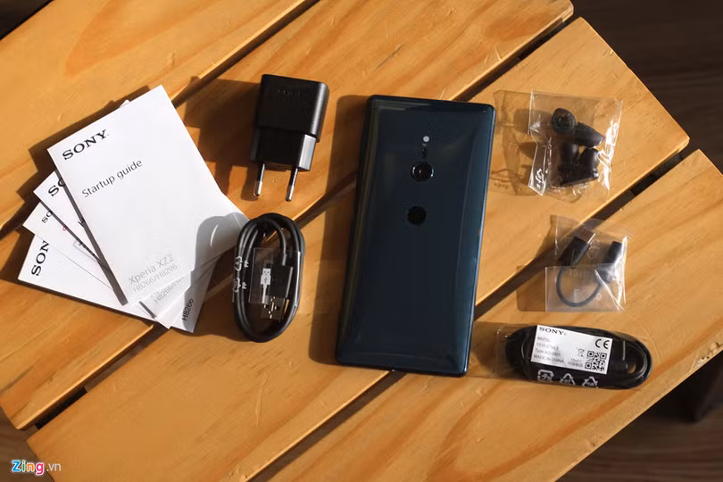 mo hop va trai nghiem sony xperia xz2 chinh hang dau tien tai viet nam