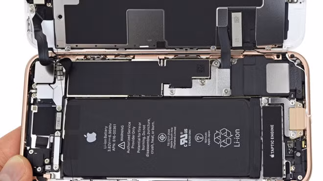 thay man hinh iphone 8 thanh cuc gach sau khi len ios 11 3