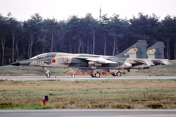 suc manh tiem kich sieu am mitsubishi f 1 cua nhat ban