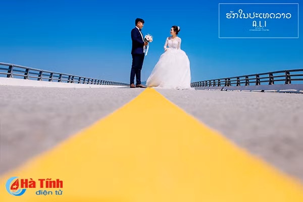 doi uyen uong nguoi lao vuot hon 200 km den ha tinh chup anh cuoi