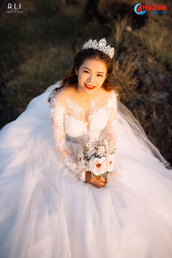 doi uyen uong nguoi lao vuot hon 200 km den ha tinh chup anh cuoi