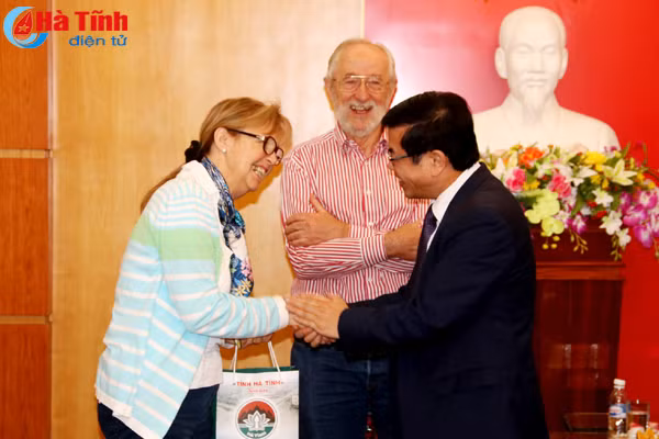 hoi huu nghi cotes d armor de xuat thanh lap trung tam van hoa phap viet