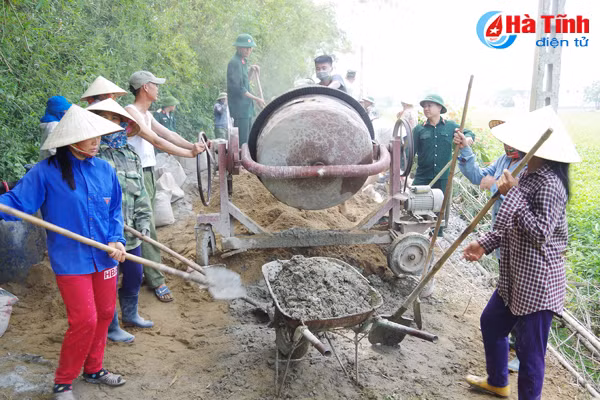cbcs bo chi huy quan su ha tinh giup dan xay dung nong thon moi