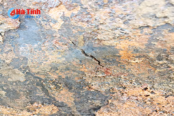 gieng nhiem dau o huong khe co the do ro ri tu tec dau