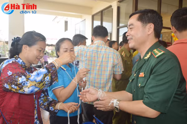 bo doi bien phong ha tinh chuc tet bunpimay